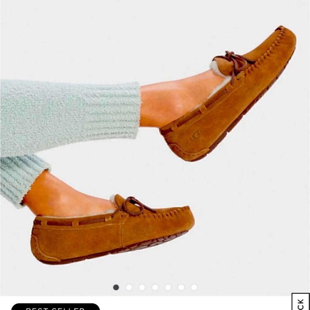 Sz 7 tan sheepskin wool lining UGG Dakota moccasin slipper shoe
